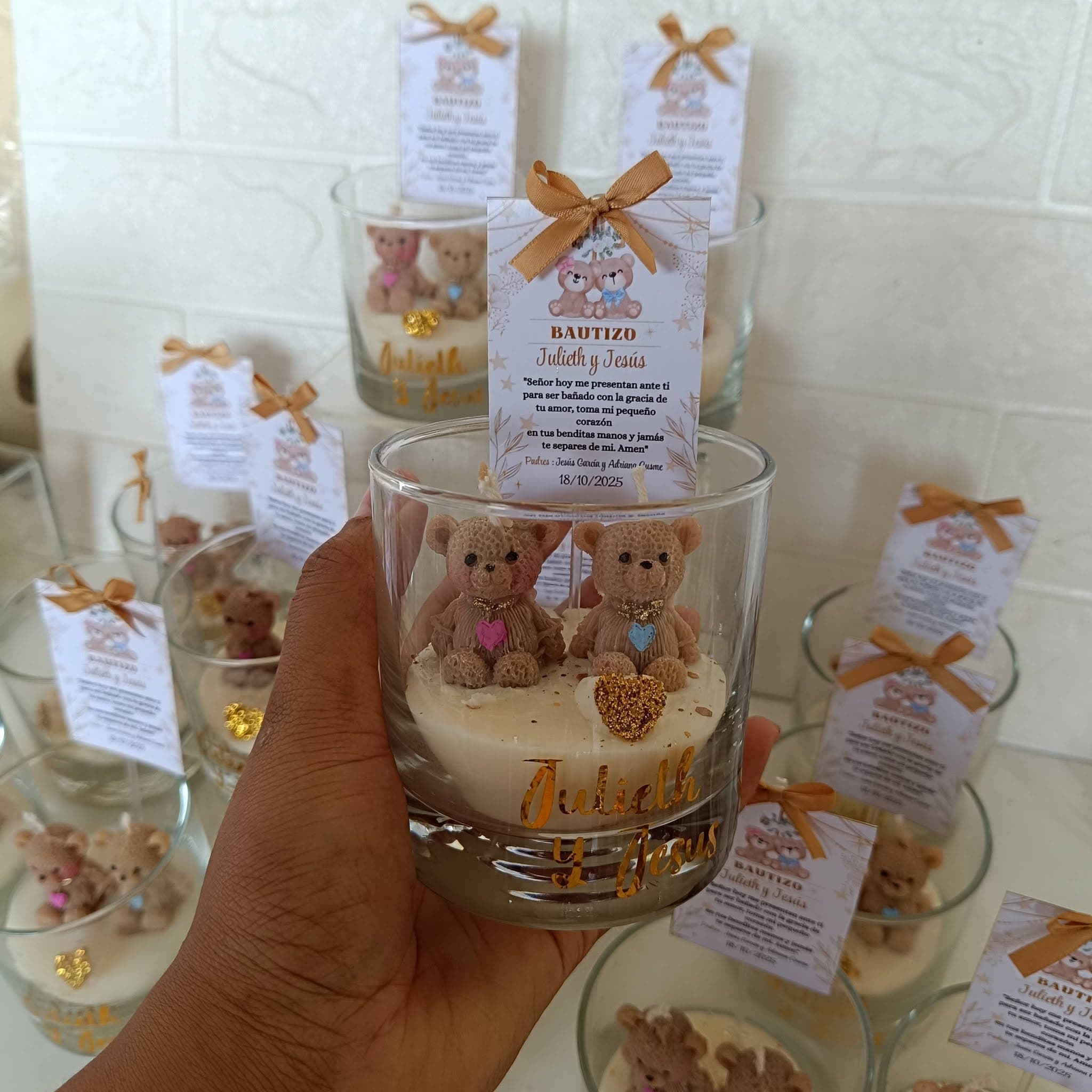 Vela recuerdo de bautizo personalizada en vaso con ositos